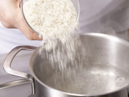 Putenspieße auf Spinat-Reis Zubereitung Schritt 4 Putenspieße auf Spinat-Reis Zubereitung Schritt 4
