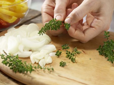 Quarkklöße auf Paprikagemüse Zubereitung Schritt 3 Quarkklöße auf Paprikagemüse Zubereitung Schritt 3