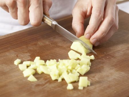 Radieschen-Kartoffel-Suppe Zubereitung Schritt 3 Radieschen-Kartoffel-Suppe Zubereitung Schritt 3