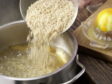 Radieschen-Reis-Salat Zubereitung Schritt 2 Radieschen-Reis-Salat Zubereitung Schritt 2