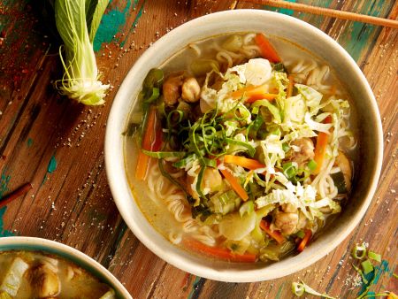 Ramen-Suppe mit Gemüse