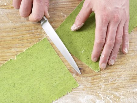 Ravioli mit Hähnchenfüllung Zubereitung Schritt 7 Ravioli mit Hähnchenfüllung Zubereitung Schritt 7