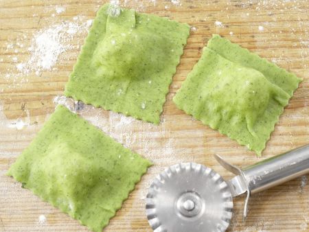 Ravioli mit Hähnchenfüllung Zubereitung Schritt 9 Ravioli mit Hähnchenfüllung Zubereitung Schritt 9
