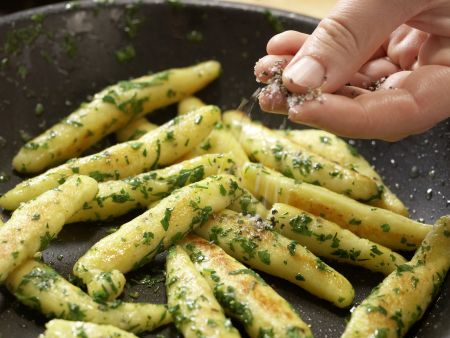 Rehrücken mit Chili-Schoko-Sauce Zubereitung Schritt 11 Rehrücken mit Chili-Schoko-Sauce Zubereitung Schritt 11