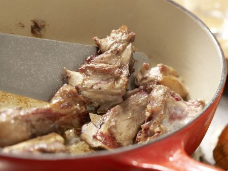 Rehrücken mit Chili-Schoko-Sauce Zubereitung Schritt 2 Rehrücken mit Chili-Schoko-Sauce Zubereitung Schritt 2