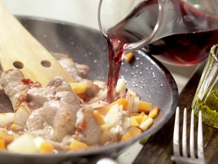 Rehrücken mit Kräuter-Nuss-Kruste Zubereitung Schritt 10 Rehrücken mit Kräuter-Nuss-Kruste Zubereitung Schritt 10