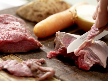 Rehrücken mit Kräuter-Nuss-Kruste Zubereitung Schritt 8 Rehrücken mit Kräuter-Nuss-Kruste Zubereitung Schritt 8