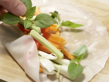 Reispapier-Wraps Zubereitung Schritt 6 Reispapier-Wraps Zubereitung Schritt 6