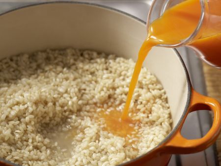 Reistürmchen mit Erbsensauce Zubereitung Schritt 1 Reistürmchen mit Erbsensauce Zubereitung Schritt 1