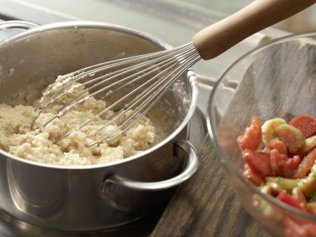 Rhabarber-Limetten-Muffins Zubereitung Schritt 3 Rhabarber-Limetten-Muffins Zubereitung Schritt 3