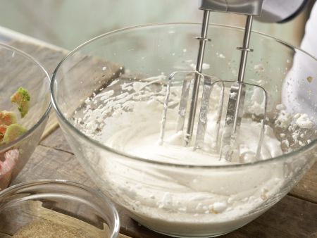 Rhabarber-Limetten-Muffins Zubereitung Schritt 4 Rhabarber-Limetten-Muffins Zubereitung Schritt 4