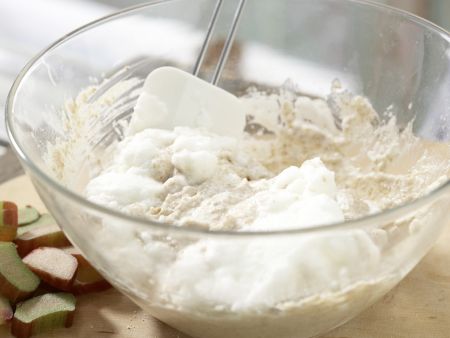 Rhabarberkuchen im Glas Zubereitung Schritt 4 Rhabarberkuchen im Glas Zubereitung Schritt 4