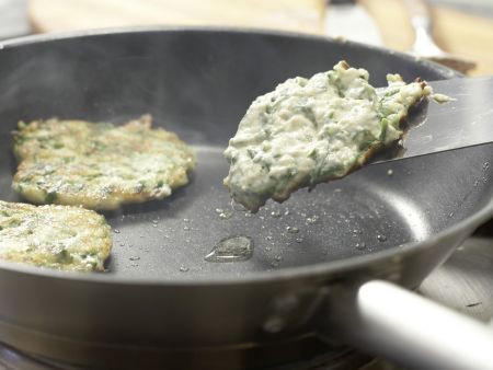 Ricotta-Spinat-Plätzchen Zubereitung Schritt 8 Ricotta-Spinat-Plätzchen Zubereitung Schritt 8