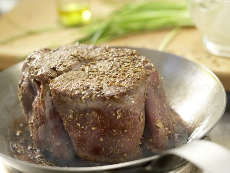 Rinderfilet im Kräutergewürzmantel Zubereitung Schritt 5 Rinderfilet im Kräutergewürzmantel Zubereitung Schritt 5
