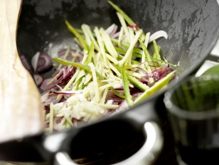 Rindfleisch-Bohnen-Wok Zubereitung Schritt 8 Rindfleisch-Bohnen-Wok Zubereitung Schritt 8