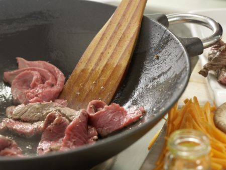 Rindfleisch-Shiitake-Wok Zubereitung Schritt 8 Rindfleisch-Shiitake-Wok Zubereitung Schritt 8
