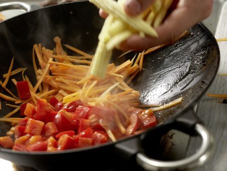 Rindfleisch aus dem Wok Zubereitung Schritt 9 Rindfleisch aus dem Wok Zubereitung Schritt 9