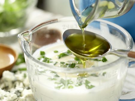 Römersalat mit Roquefort Zubereitung Schritt 7 Römersalat mit Roquefort Zubereitung Schritt 7