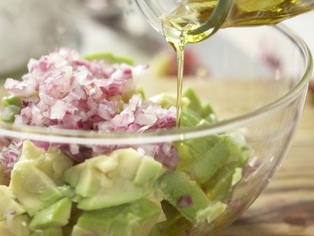 Röstbrote mit Avocado-Tatar Zubereitung Schritt 9 Röstbrote mit Avocado-Tatar Zubereitung Schritt 9