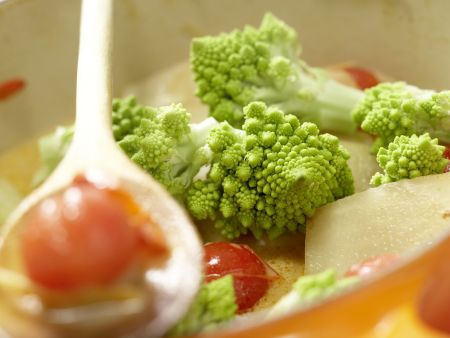 Romanesco-Kohlrabi-Ragout Zubereitung Schritt 9 Romanesco-Kohlrabi-Ragout Zubereitung Schritt 9