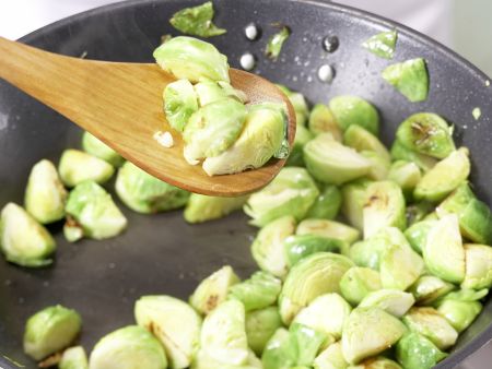 Rosenkohl-Pasta Zubereitung Schritt 6 Rosenkohl-Pasta Zubereitung Schritt 6