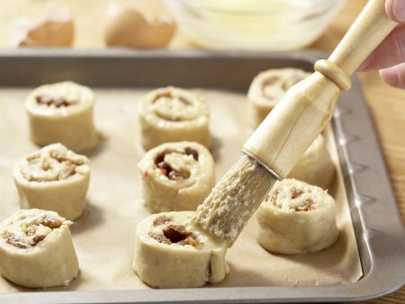 Rosinenschnecken mit Walnüssen Zubereitung Schritt 8 Rosinenschnecken mit Walnüssen Zubereitung Schritt 8