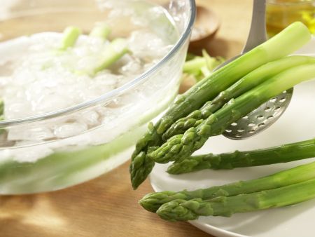 Rotbarbe auf Salate-Mix Zubereitung Schritt 4 Rotbarbe auf Salate-Mix Zubereitung Schritt 4