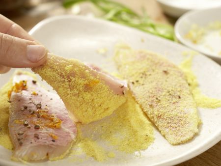 Rotbarbe auf Salate-Mix Zubereitung Schritt 8 Rotbarbe auf Salate-Mix Zubereitung Schritt 8