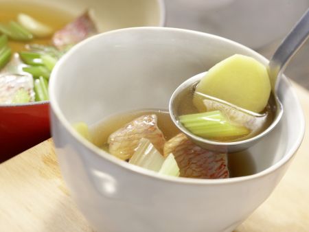 Rotbarbenfilets im Ingwersud Zubereitung Schritt 6 Rotbarbenfilets im Ingwersud Zubereitung Schritt 6