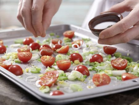 Rotbarschfilet mit Kirschtomaten Zubereitung Schritt 3 Rotbarschfilet mit Kirschtomaten Zubereitung Schritt 3