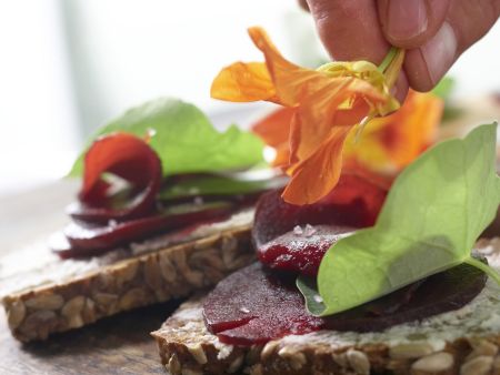 Rote-Bete-Brote Zubereitung Schritt 4 Rote-Bete-Brote Zubereitung Schritt 4