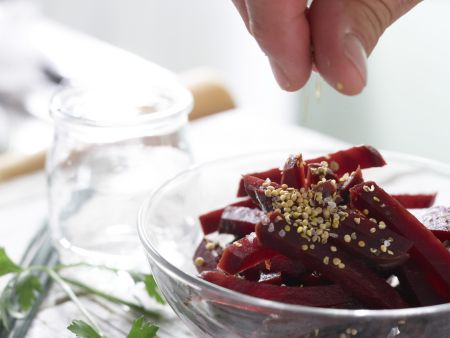Rote-Bete-Salat Zubereitung Schritt 3 Rote-Bete-Salat Zubereitung Schritt 3