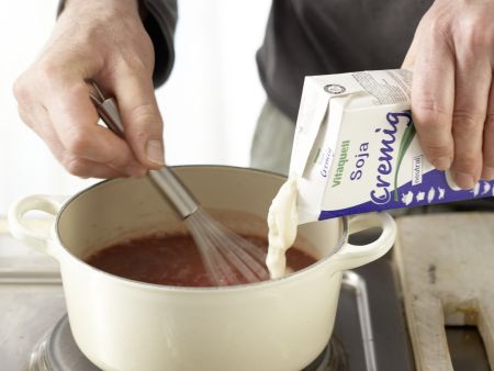 Rote-Bete-Suppe mit Kartoffeln Zubereitung Schritt 4 Rote-Bete-Suppe mit Kartoffeln Zubereitung Schritt 4