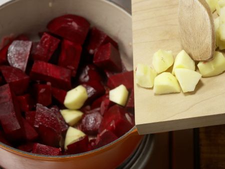 Rote-Bete-Suppe mit Lebkuchengewürz Zubereitung Schritt 3 Rote-Bete-Suppe mit Lebkuchengewürz Zubereitung Schritt 3