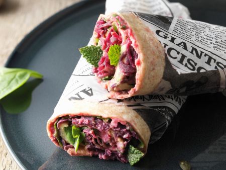 Rote-Bete-Wraps mit Avocado und Spinat