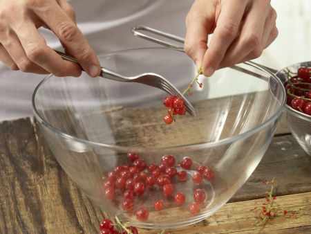 Rote Grütze Zubereitung Schritt 1 Rote Grütze Zubereitung Schritt 1