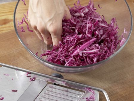 Rotkohl-Birnen-Salat Zubereitung Schritt 1 Rotkohl-Birnen-Salat Zubereitung Schritt 1