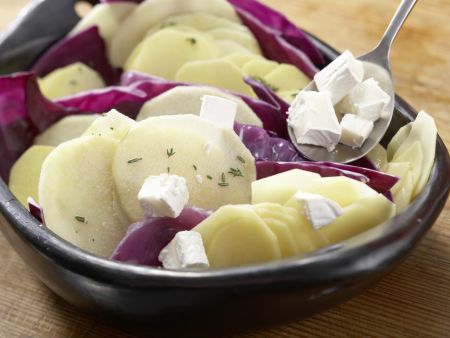 Rotkohl-Kartoffel-Gratin Zubereitung Schritt 6 Rotkohl-Kartoffel-Gratin Zubereitung Schritt 6
