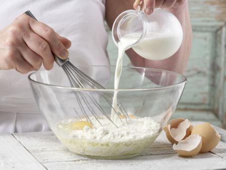 Rucola-Pfannkuchentorte Zubereitung Schritt 1 Rucola-Pfannkuchentorte Zubereitung Schritt 1