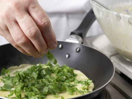 Rucola-Pfannkuchentorte Zubereitung Schritt 6 Rucola-Pfannkuchentorte Zubereitung Schritt 6