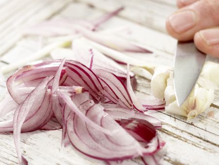Rucola-Radicchio-Salat Zubereitung Schritt 6 Rucola-Radicchio-Salat Zubereitung Schritt 6
