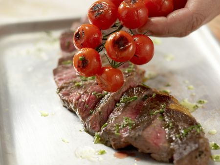 Rumpsteak mit Tomaten Zubereitung Schritt 8 Rumpsteak mit Tomaten Zubereitung Schritt 8