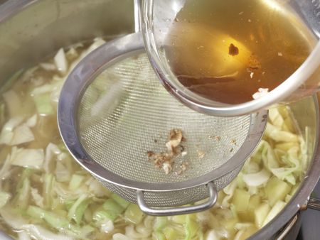 Russische Kohlsuppe "Borschtsch" – smarter Zubereitung Schritt 7 Russische Kohlsuppe "Borschtsch" – smarter Zubereitung Schritt 7