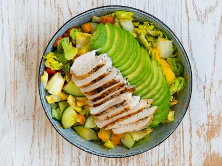 Salat mit Hähnchenbrust Rezept