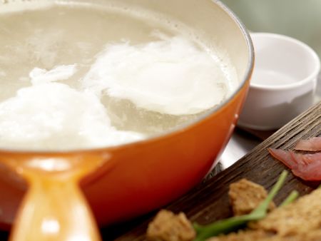 Salat mit pochiertem Ei und Lachsschinken Zubereitung Schritt 8 Salat mit pochiertem Ei und Lachsschinken Zubereitung Schritt 8