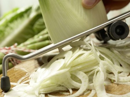 Salatschüssel mit Fenchel Zubereitung Schritt 2 Salatschüssel mit Fenchel Zubereitung Schritt 2