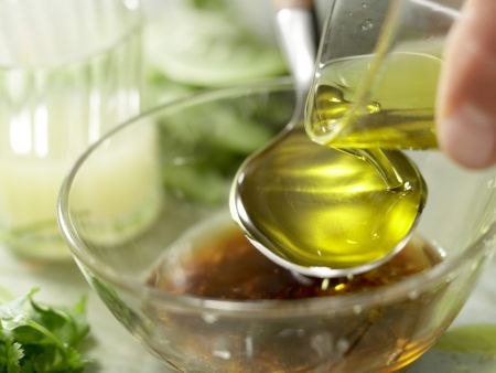 Salatschüssel mit Räucherhähnchen Zubereitung Schritt 6 Salatschüssel mit Räucherhähnchen Zubereitung Schritt 6