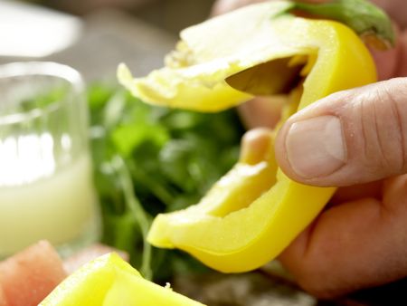 Salatschüssel mit Wassermelone Zubereitung Schritt 4 Salatschüssel mit Wassermelone Zubereitung Schritt 4