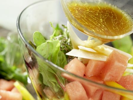 Salatschüssel mit Wassermelone Zubereitung Schritt 6 Salatschüssel mit Wassermelone Zubereitung Schritt 6