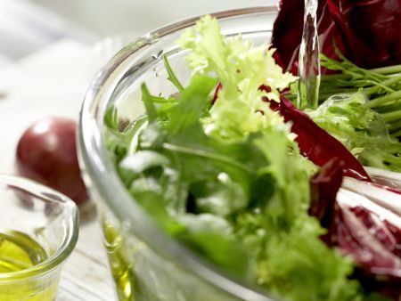 Salatteller mit Nashi, Schafskäse Zubereitung Schritt 1 Salatteller mit Nashi, Schafskäse Zubereitung Schritt 1